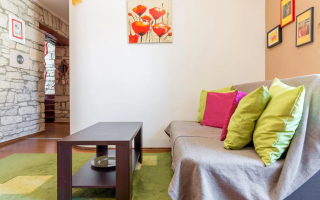 Top Center Apartment