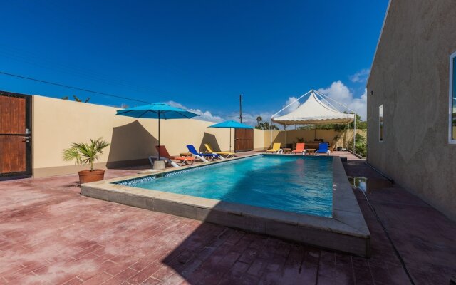 Rooi Santo Residence