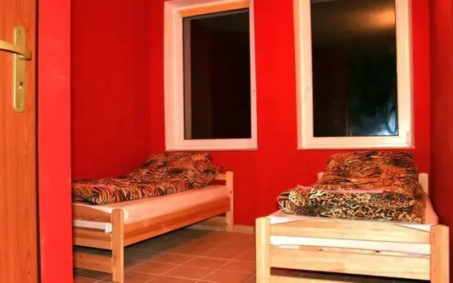 Hotelik Bej