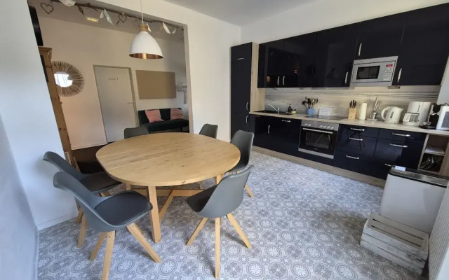 bed & Kitchen