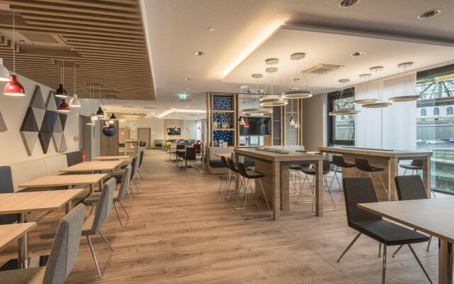 Holiday Inn Express Wuppertal - Hauptbahnhof by IHG