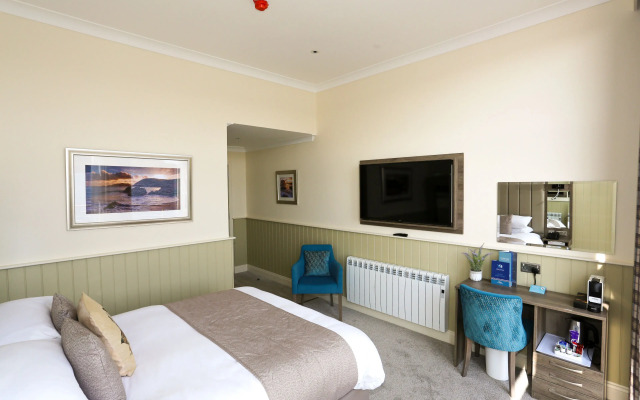 Duck Bay Hotel