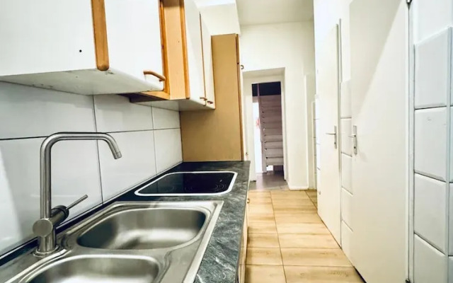 Elegant 5BR Home Ideal for Families