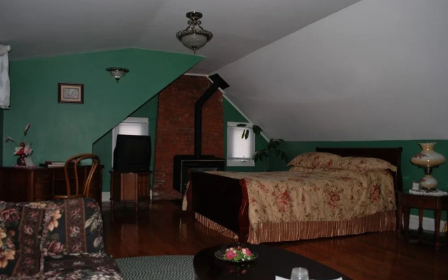 Chestnut Inn Bed and Breakfast