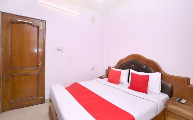 OYO 14029 Hotel Yogesh