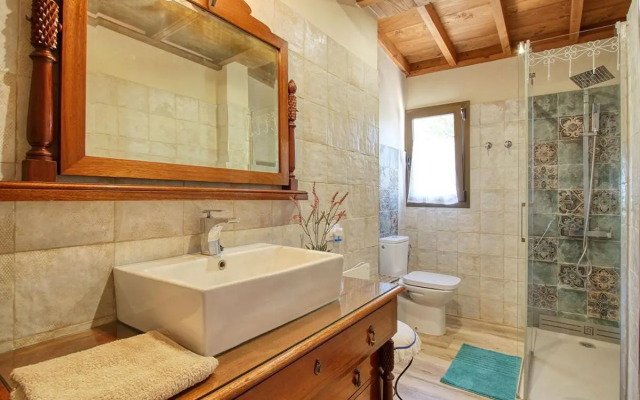 Casa Rosales with Pool & Wifi