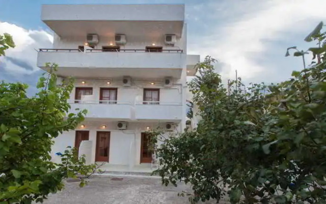 Filoxenia Studios and Apartments