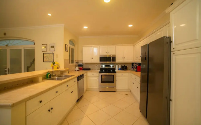 Colina 1F - 2 Bedr 2 Bath
