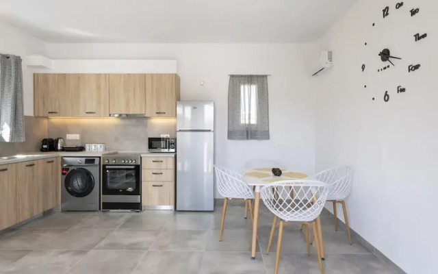 Parikia s Sunlight 2bedroom House