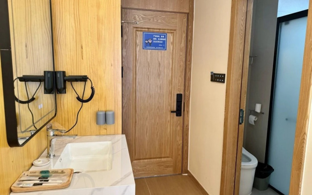 Tiger Leaping Half Way Guest House