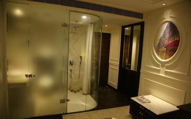 OYO 857 The First Hotel