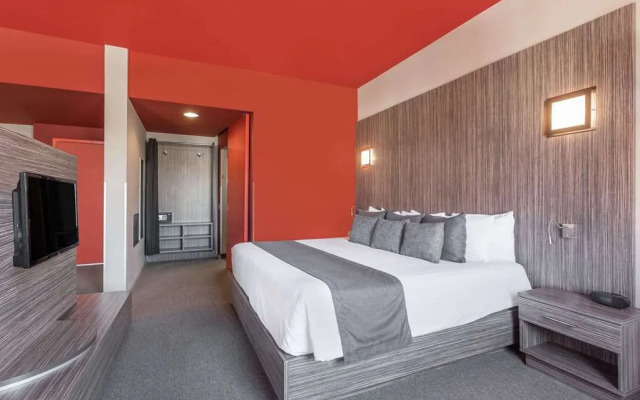 Ramada Encore By Wyndham Chihuahua