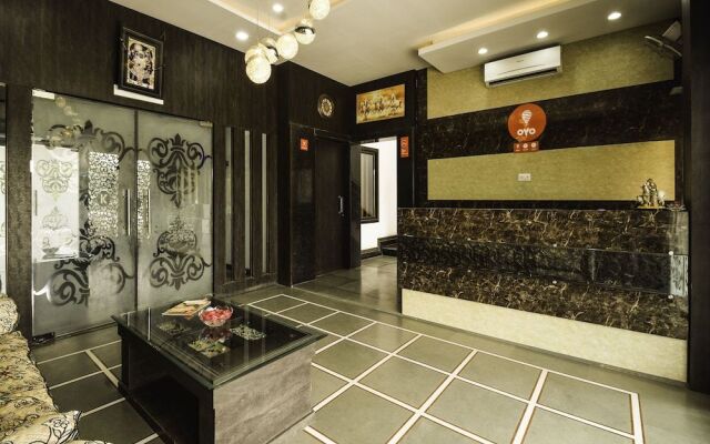 OYO 18262 Hotel White Tulip