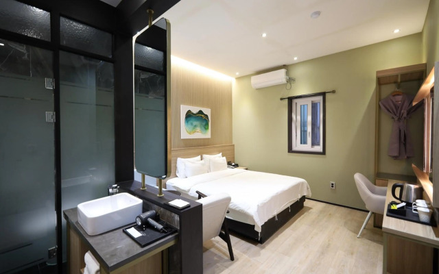 Hotel Almond Busan Station