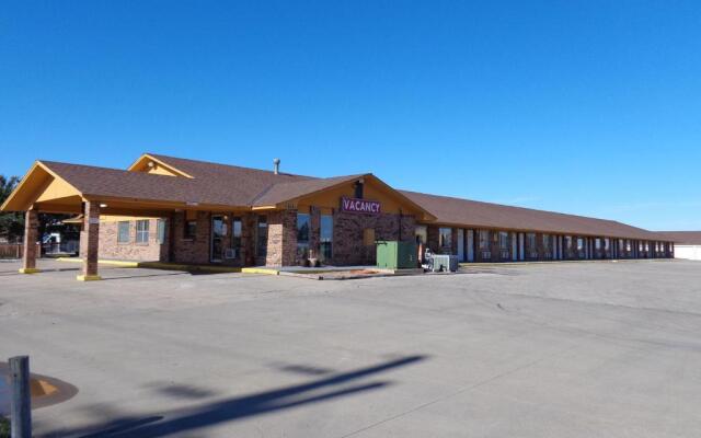 National 9 Inn Garden City