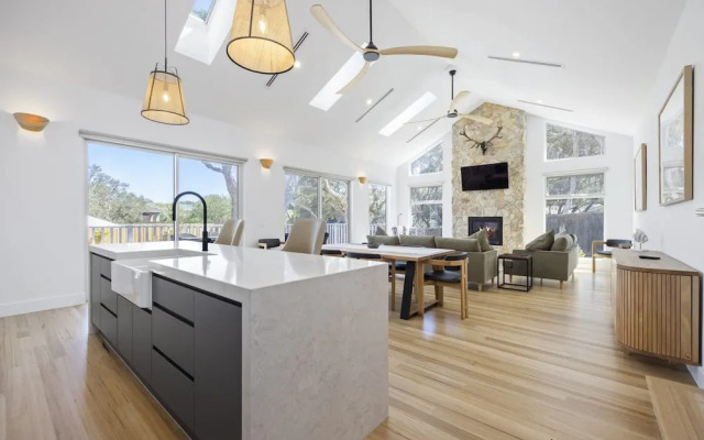 Saltwood Coastal Hamptons Luxe With Pool