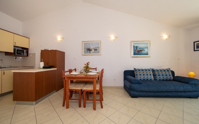Apartment Ruzica - with sea view: A3 - zuti Igrane, Riviera Makarska