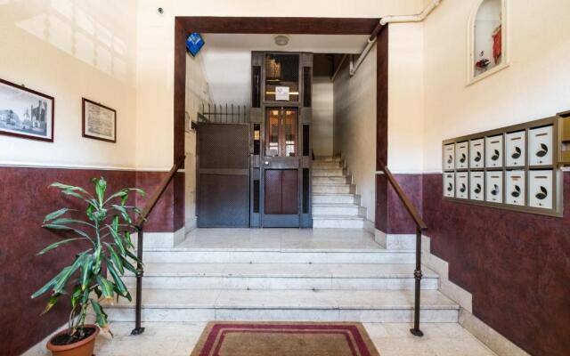 Mille e una Notte / Station Apartment