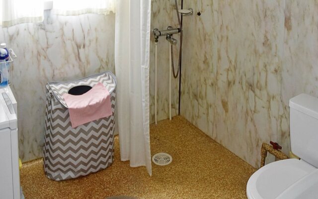 6 Person Holiday Home in Bakkasund