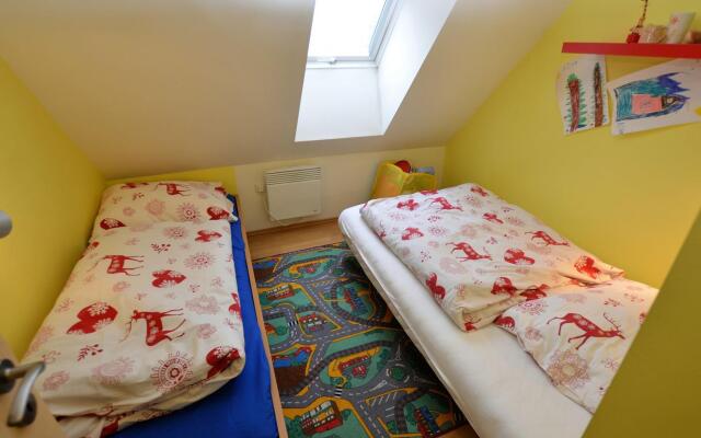 Comfy Holiday Home near Forest in Medenec