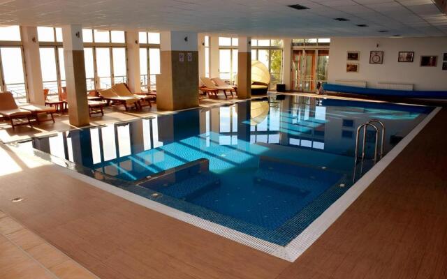 Modern Lux Apartment H8 at Milmari Resort
