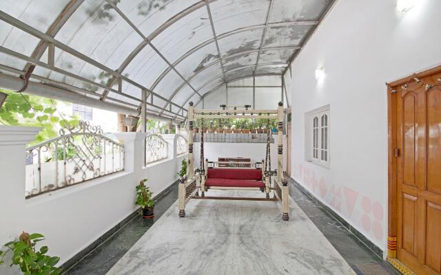 OYO 45017 Exotic Stay Apollo Hospital