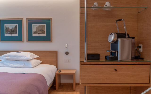 Отель Caspar Swiss Quality