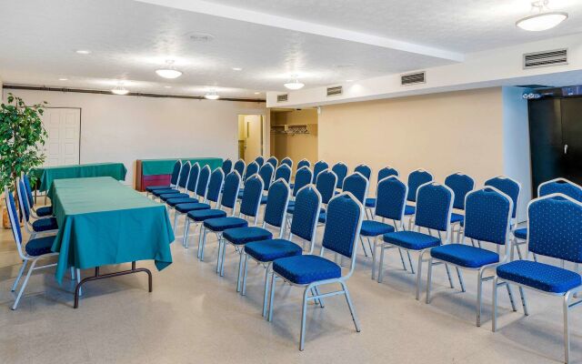 Quality Hotel & Suites