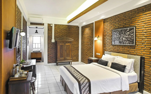 Paku Mas Hotel