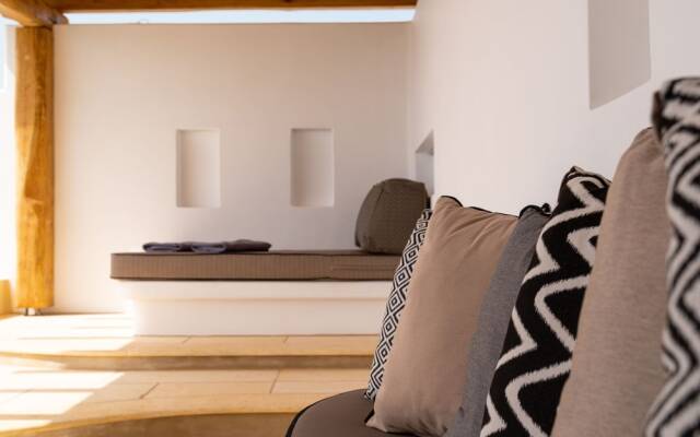 Utopia Suites by Anna Platanou - Adults only