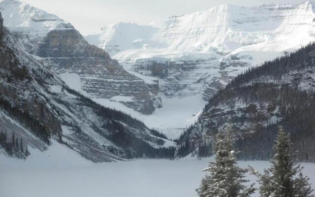 Premier Mountain Lodge and Suites