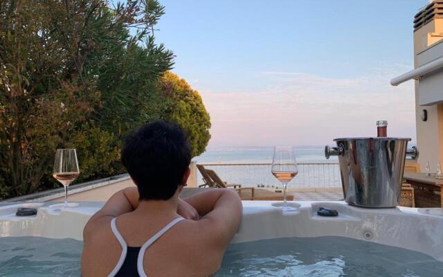 Lake Front Luxury Suites (Adults Only)