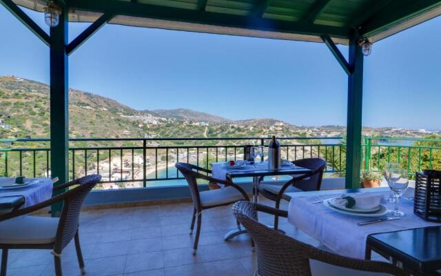 Erivolos Studios & Apartments