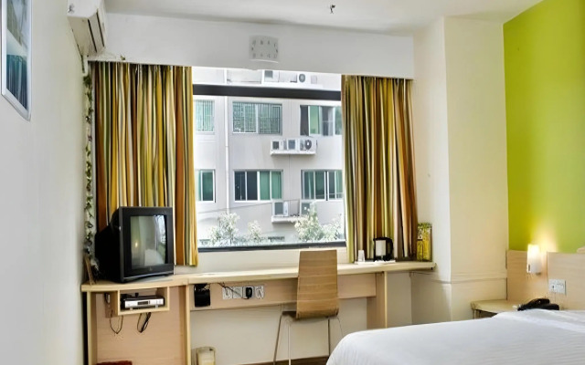 GreenTree Inn ZHejiang JInhua Yiwu International Commercial City Changchun Accesory Street Shell Hot