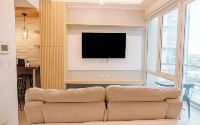 A Warm & Cozy City Studio