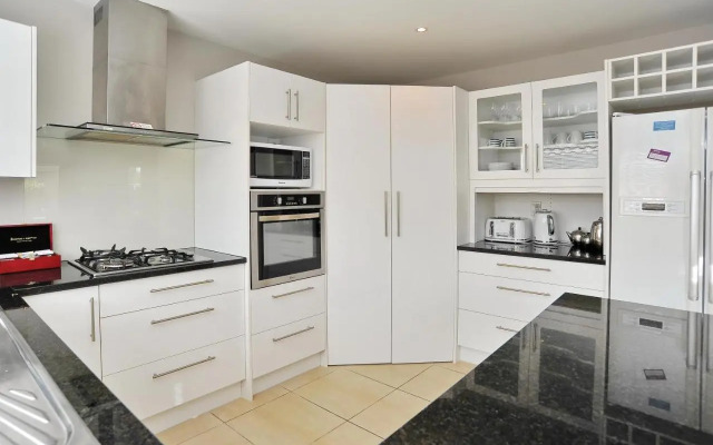 Regents 94B - Christchurch Holiday Homes