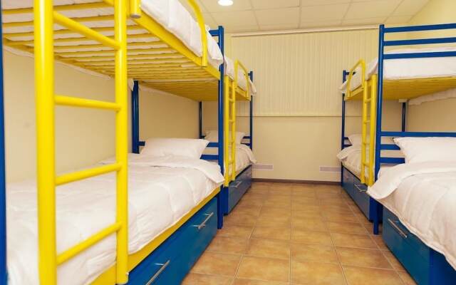 Leader Hostel