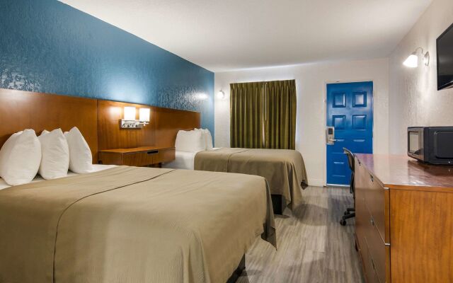 Rodeway Inn Broken Bow - Hochatown