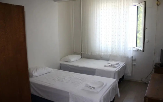 Saymoz Hotel