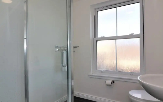 No 11 Bonnet Road - 2 Bed