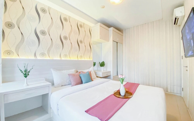 Spacious 2Br At Apartment Parahyangan Residence