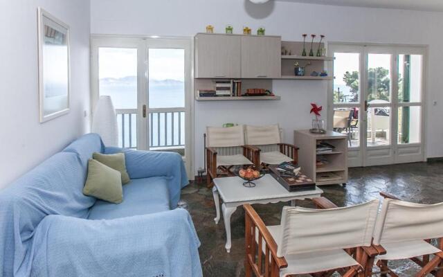 Seaside maisonette in Kiveri, near Nafplion.