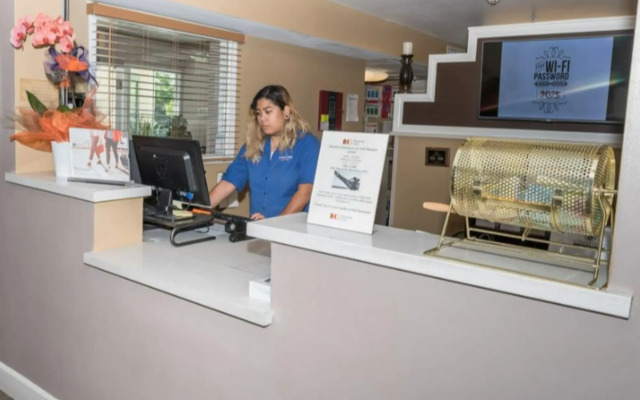 Sonesta Simply Suites Orange County Airport