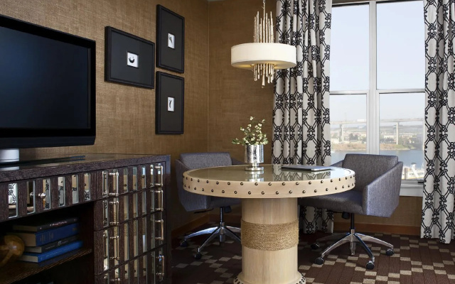 Kimpton Riverplace Hotel by IHG
