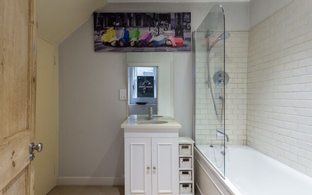 1 Bedroom Garden Flat In Clapham Common