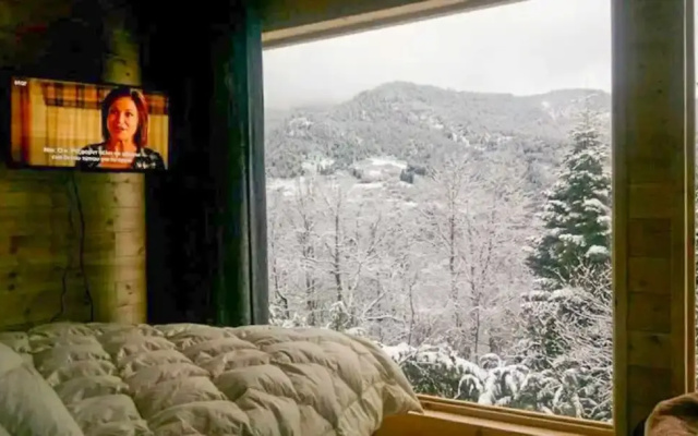 Kedra Village Getaway - Scenic Mountain Views