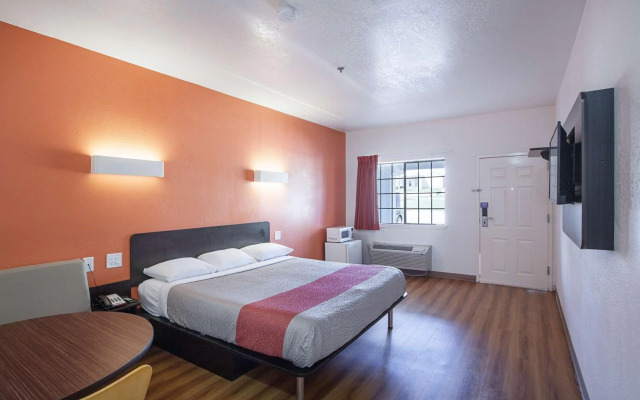 Motel 6 Bedford, TX - Fort Worth