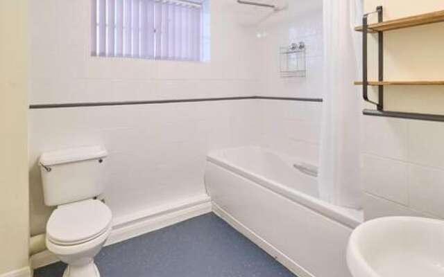 Host Stay Cobb Court