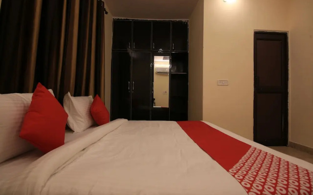 OYO Flagship 70256 Hotel New Silver Stone