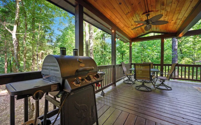 Sunset Ridge Cozy Cabin for 6